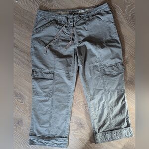 Lady‎ Hathaway Women's Tan Cargo Capri Pants